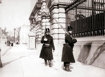 Gardes en patrouille, Bruxelles, 1898