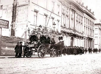 Corbillard tiré par des chevaux, Anvers, 1898