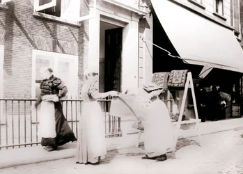 Femmes, Rotterdam, Pays-Bas, 1898