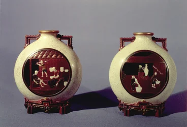 Paire de vases de Worcester