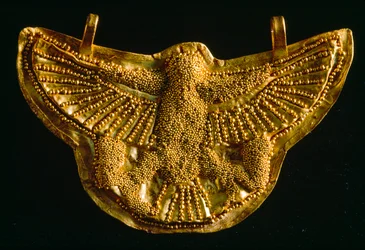Pendentif faucon doré du Musée d