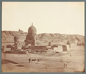 Égypte. Le Caire. Nécropole méridionale. Au premier plan, le mausolée de Sudun (1504), à l