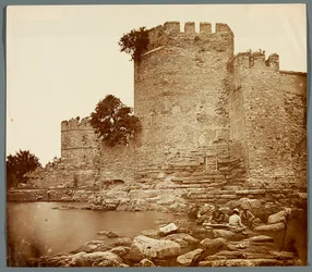 « Les Sept Tours » [Istanbul. Sept tours - partie des remparts de la ville]