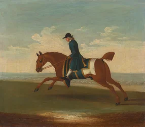 Un des quatre portraits de chevaux - un cheval de course alezan exercé par un entraîneur en manteau bleu : galopant vers la gauche, le cheval portant une couverture de sueur bleue et une couverture de selle bordée d