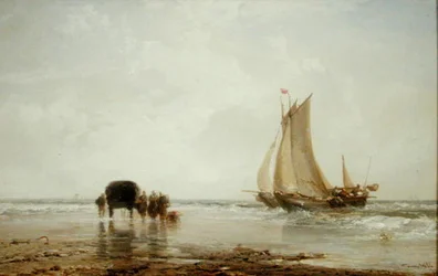 Sur la plage : deux bateaux de pêche et un groupe de femmes
