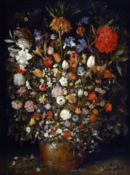 Fleurs dans un vase en bois