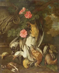 Canard mort, bécassine, pinsons et autres oiseaux morts avec des roses et une urne dans un paysage boisé