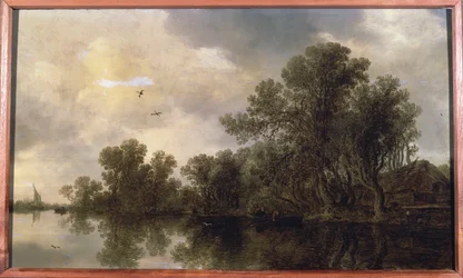 Paysage fluvial boisé, avec des paysans dans une barque à rames près d