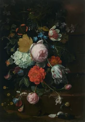 Bouquet de pivoines, tulipes, roses et autres fleurs sur un rebord, avec des papillons, un escargot et un scarabée.