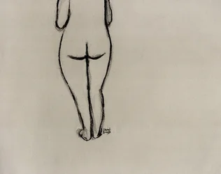 Figure féminine de face, vers 2025 (fusain sur papier)