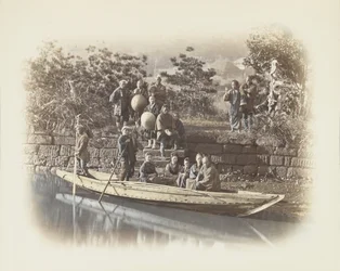 Un bateau au bord de la rivière, Japon