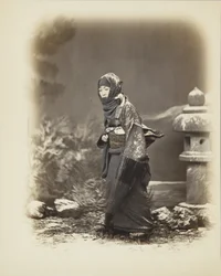 Femme japonaise dans la neige