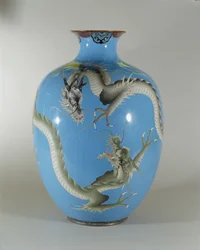 Vase émaillé décoré d