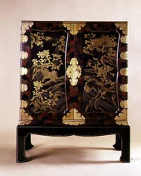 Cabinet japonais et support, fermé, 1860