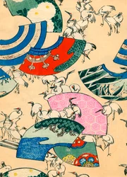 Éventails multicolores avec grues