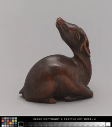 Netsuke en forme de cerf, milieu du 19e siècle