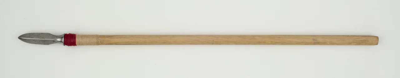 Yanone (pointe de flèche), avec togari-ya (pointe) de type yanagi-ha (