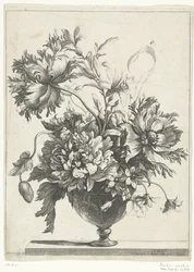 Vase en verre avec des fleurs