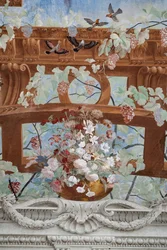 Sarments de vigne, raisins, fleurs et oiseaux (détail)