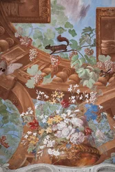 Sarments de vigne, raisins, fleurs et un écureuil (détail)