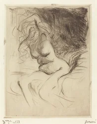 Femme enlevant sa chemise