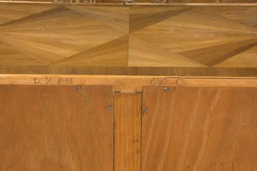 Cabinet, vers 1925