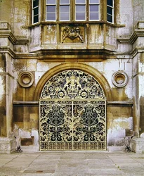 Portes de Burghley House, 1710
