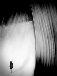 Une mystérieuse silhouette solitaire