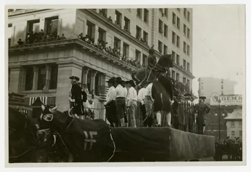 Char de parade historique n°31, Destruction de la statue de George III