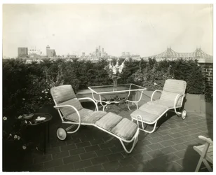 Mme Alice Woodward Rhinehardt, 400 E 52 St, New York, USA, vers 1905-40 (photo gélatino-argentique)