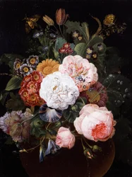 Nature morte de Fleurs dans un pot (dont roses, primeveres et marguerites)