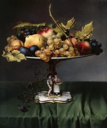 Fruits sur un plat en porcelaine