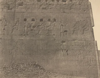 Edfou-Sculptures et inscriptions sur la face orientale, 1854