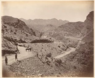 Col de Landi Kotal montrant la route construite par les Sapeurs et Mineurs de la Reine, vers 1878