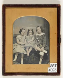 Portrait de trois enfants