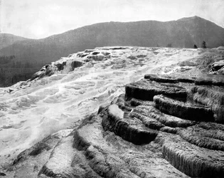 Mammoth Hot Springs, parc national de Yellowstone, États-Unis, 1893.