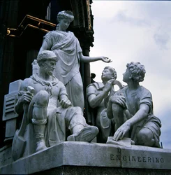 Ingénierie, groupe sculptural du Mémorial Albert, achevé en 1876