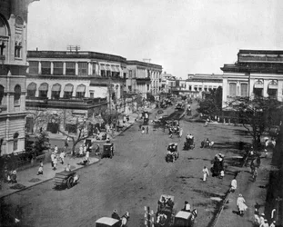 Rue de Clive à Calcutta en Inde photo par John Lawson Stoddard (1850-1931) Voyageur et conférencier Publication éducative pour Chicago (photo n/b)