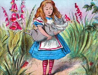 Alice tenant un cochon dans ses bras, c1910