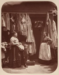 Une Boutique de Vieux Vêtements, Seven Dials
