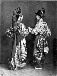 Chine, 2 acteurs (hommes) vers 1870