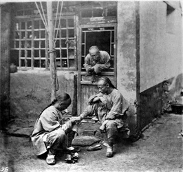 Chine, la pédicure vers 1870 (photo)