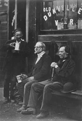 Travailleurs du mur, vers 1877 (photo n/b)