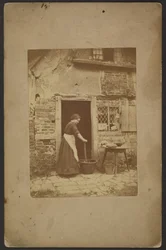 [Femme dans l
