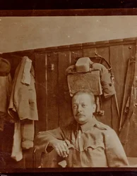 Album "Meine weltkriegs - Erinnerungen Front Sud-Ouest (Carinthie, Italie, Tyrol du Sud) 31/03/1915-12/11/1918 - Josef Zohles Wien": portrait de soldat