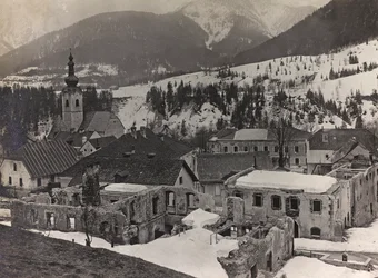 Album "Meine weltkriegs - Erinnerungen South-West Front (Carinthie, Italie, Tyrol du Sud) 31/03/1915-12/11/1918 - Josef Zohles Wien": décombres à Tarvisio