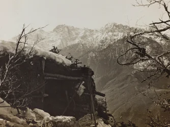 Album "Meine weltkriegs - Erinnerungen South-West Front (Carinthie, Italie, Tyrol du Sud) 31/03/1915-12/11/1918 - Josef Zohles Wien": refuge militaire à Brisia