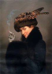 Femme fumant une cigarette