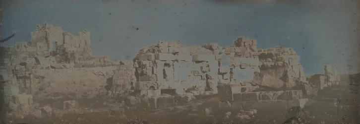 Cour hexagonale, Temple de Jupiter, Baalbek, 1843