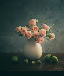 Nature morte aux roses roses